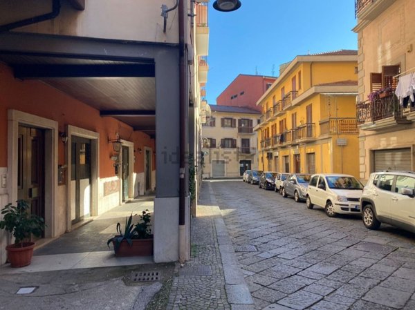 locale commerciale in affitto ad Avellino in zona Centro Città