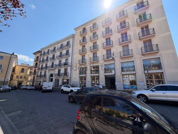 negozio in affitto ad Avellino