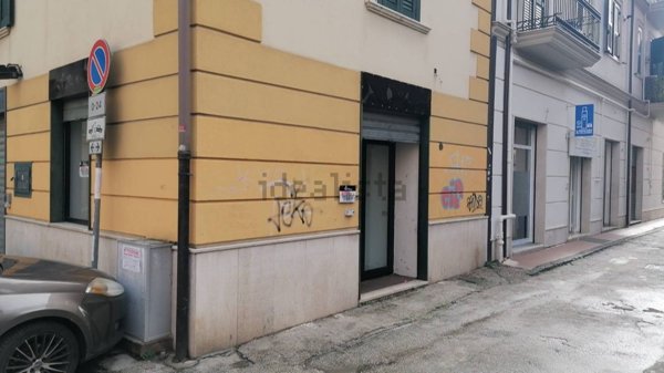 locale commerciale in affitto ad Avellino in zona Centro Città