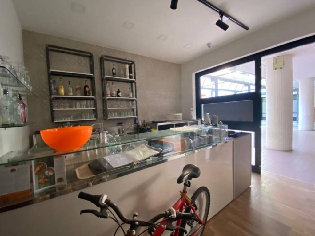 negozio in affitto ad Avellino