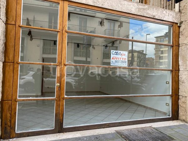 negozio in affitto ad Avellino