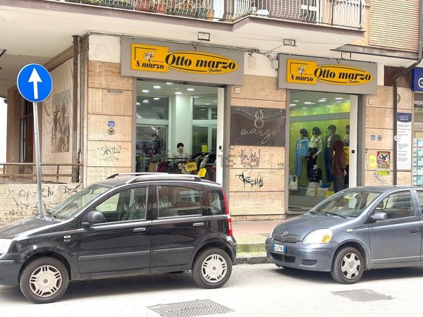 locale commerciale in affitto ad Avellino