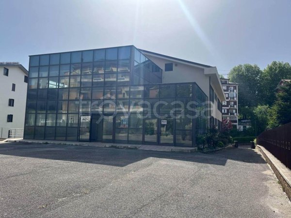 negozio in affitto ad Avellino