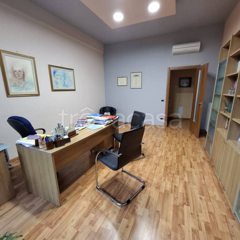 ufficio in affitto ad Avellino in zona Centro Città