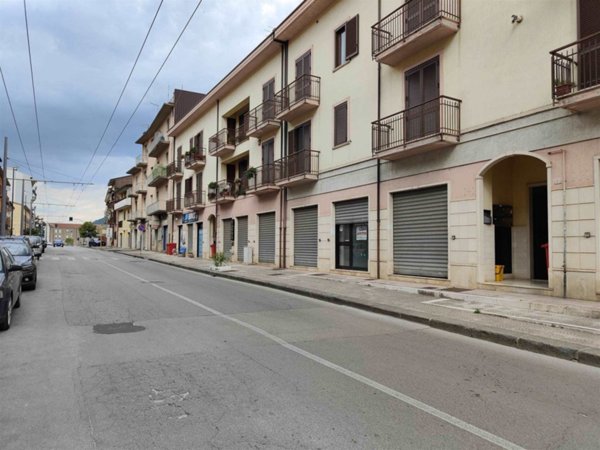 negozio in affitto ad Avellino