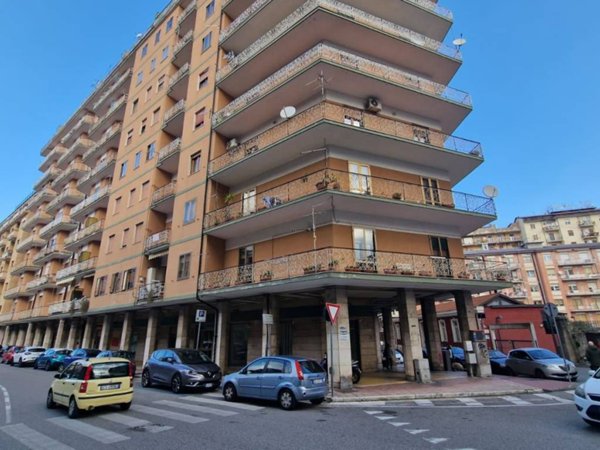 negozio in affitto ad Avellino