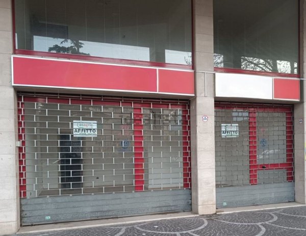 locale commerciale in affitto ad Avellino in zona Centro Città