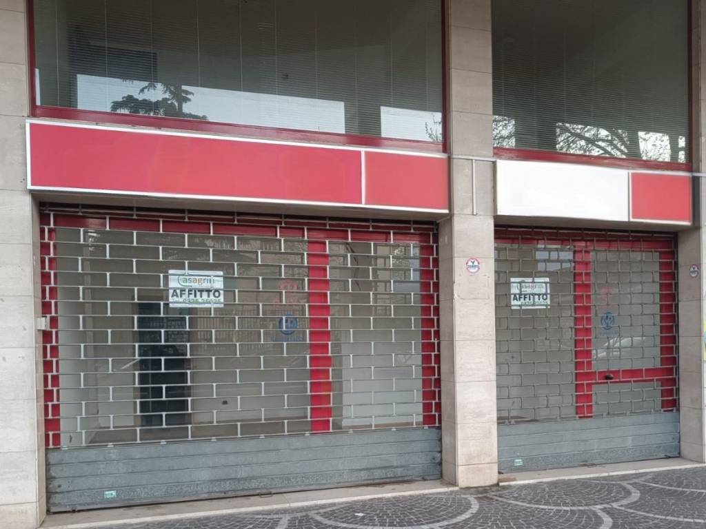 negozio in affitto ad Avellino in zona Centro Città