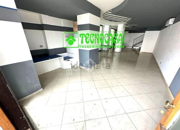 locale commerciale in affitto ad Avellino