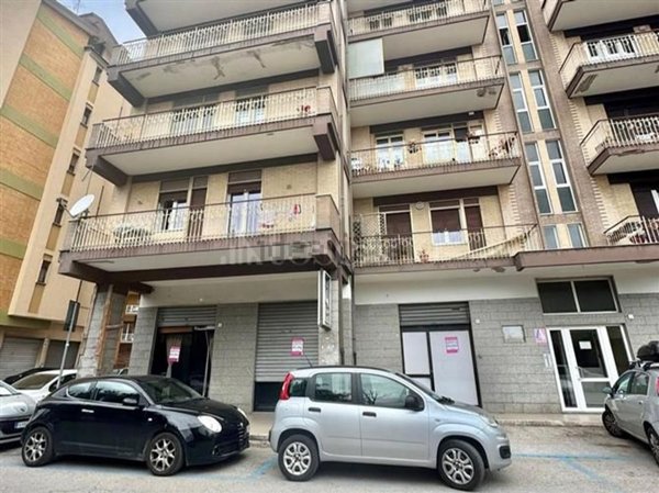 locale commerciale in affitto ad Avellino in zona Centro Città