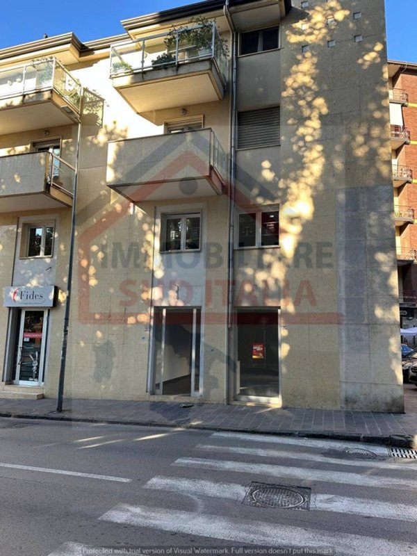 negozio in affitto ad Avellino