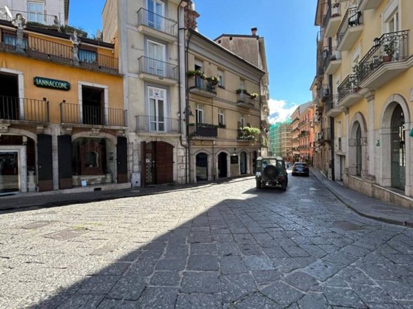 negozio in affitto ad Avellino