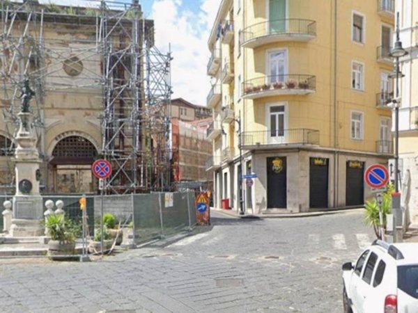 negozio in affitto ad Avellino