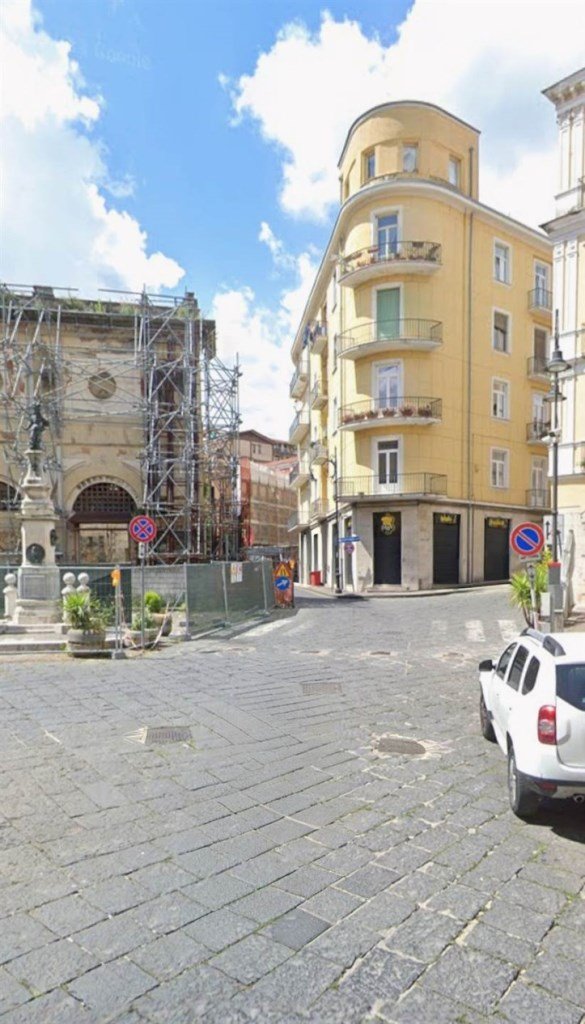 negozio in affitto ad Avellino in zona Rione Mazzini