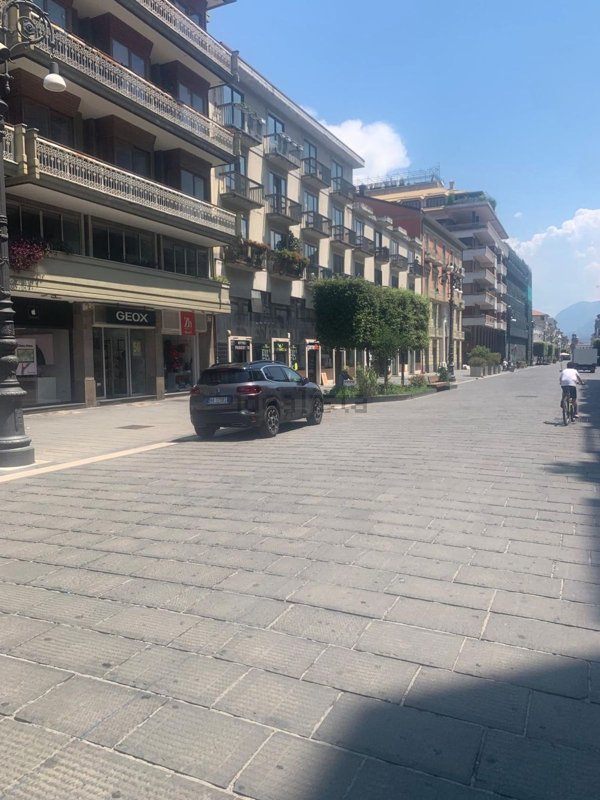 locale commerciale in affitto ad Avellino in zona Centro Città
