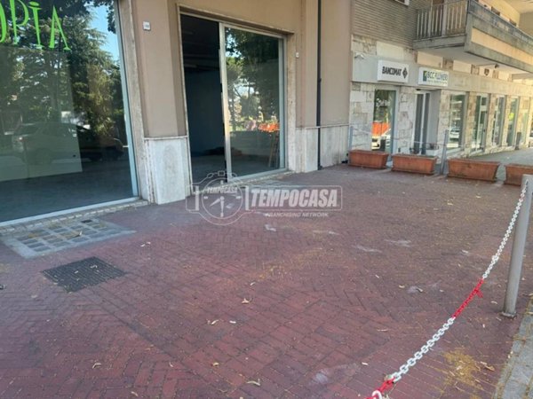 negozio in affitto ad Avellino in zona Centro Città