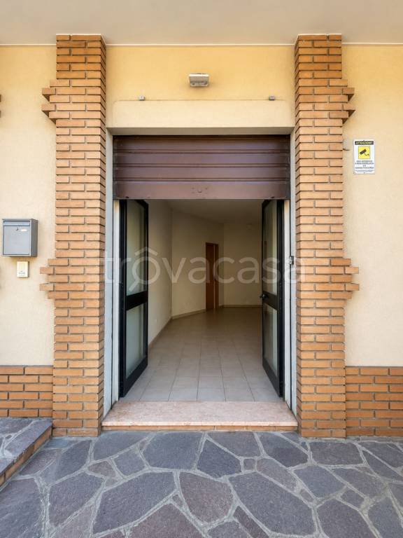 negozio in affitto ad Avellino in zona Bellizzi Irpino