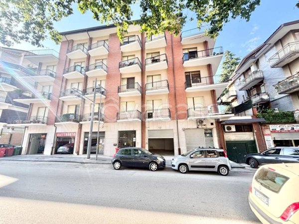 negozio in affitto ad Avellino