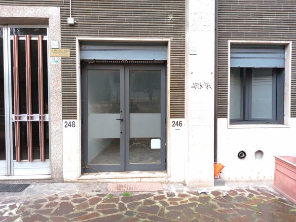 locale commerciale in affitto ad Avellino