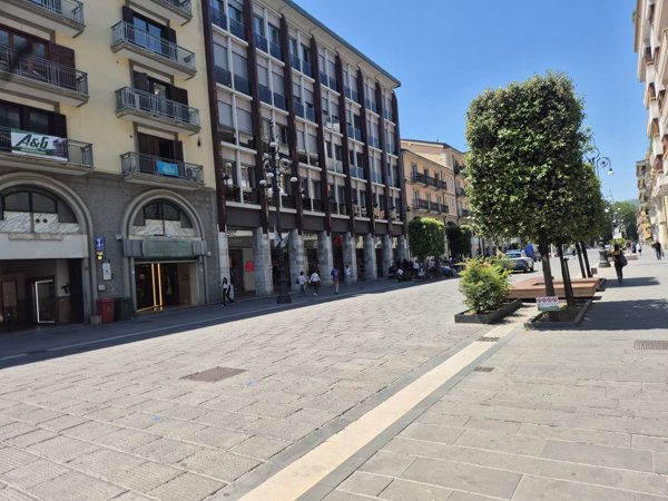 locale commerciale in affitto ad Avellino in zona Centro Città
