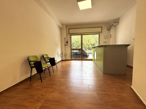locale commerciale in affitto ad Avellino