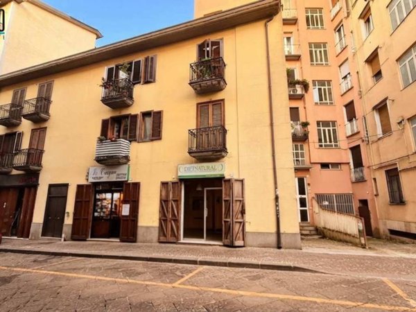 negozio in affitto ad Avellino in zona Rione Mazzini