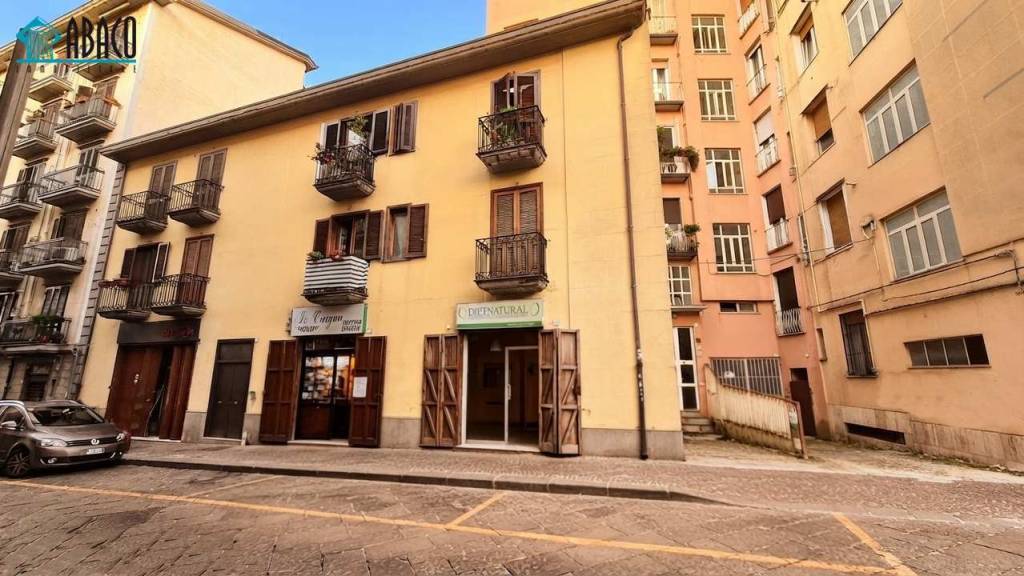 negozio in affitto ad Avellino in zona Rione Mazzini