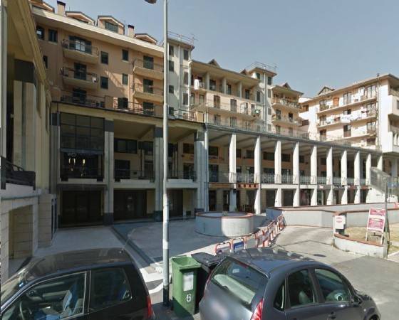negozio in affitto ad Avellino in zona Centro Città