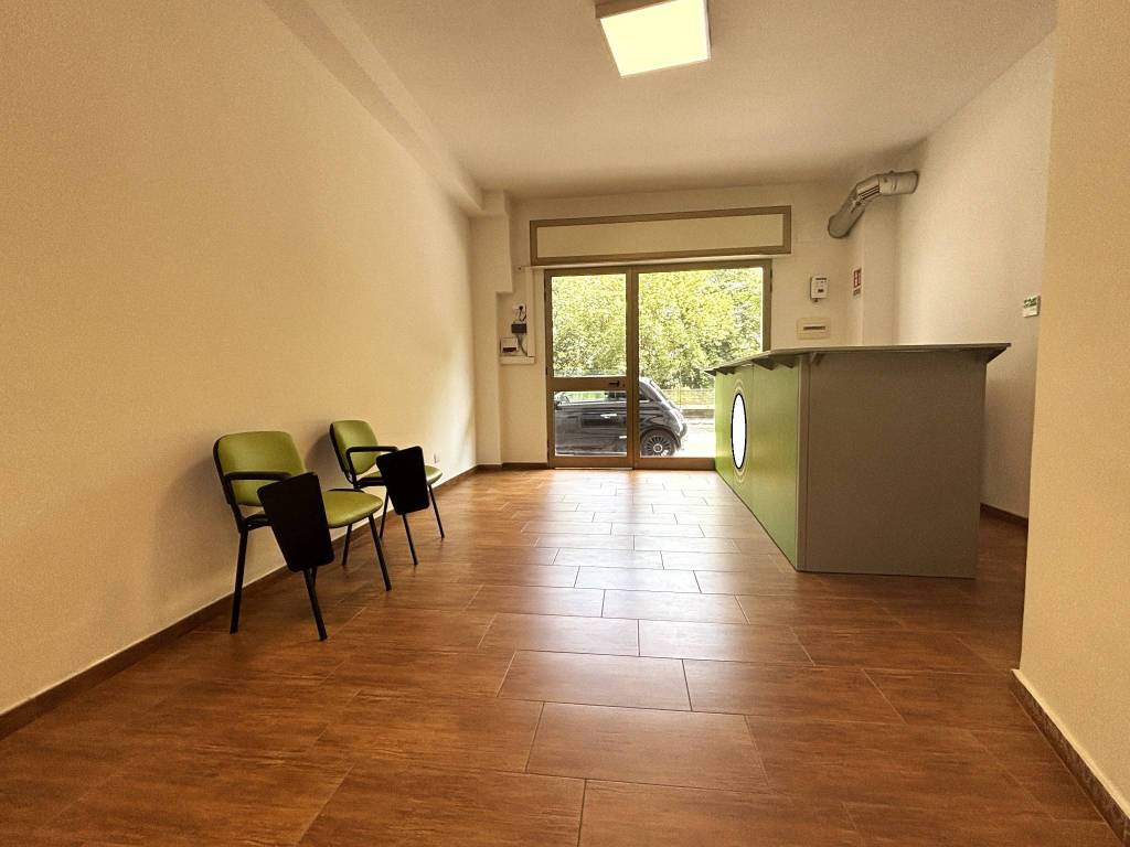 negozio in affitto ad Avellino