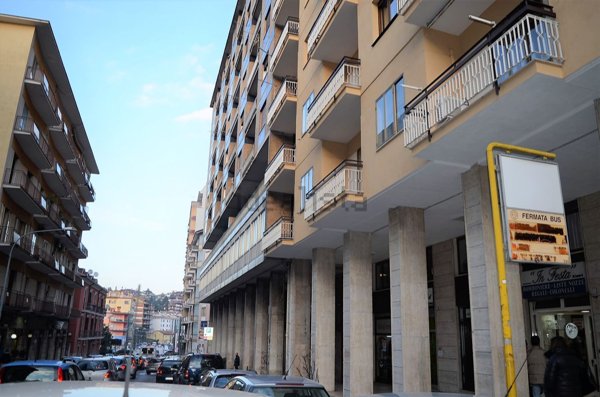 locale commerciale in affitto ad Avellino in zona Centro Città