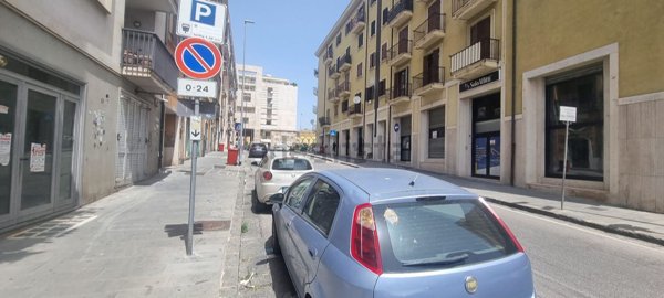 locale commerciale in affitto ad Avellino