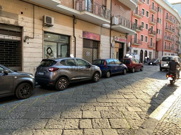 locale commerciale in affitto ad Avellino