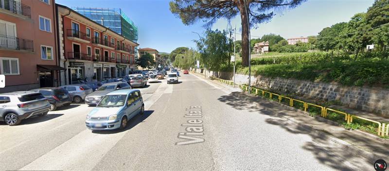 locale commerciale in affitto ad Avellino in zona Centro Città