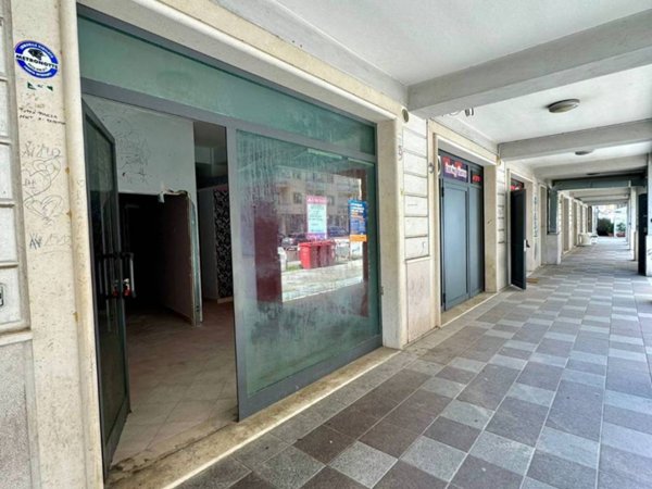 negozio in affitto ad Avellino in zona Centro Città