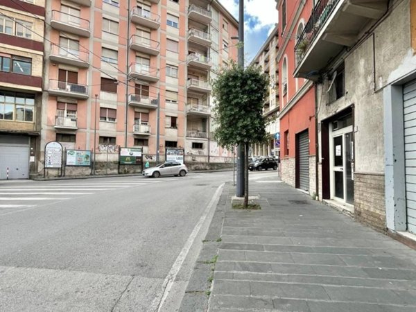 negozio in affitto ad Avellino in zona Centro Città