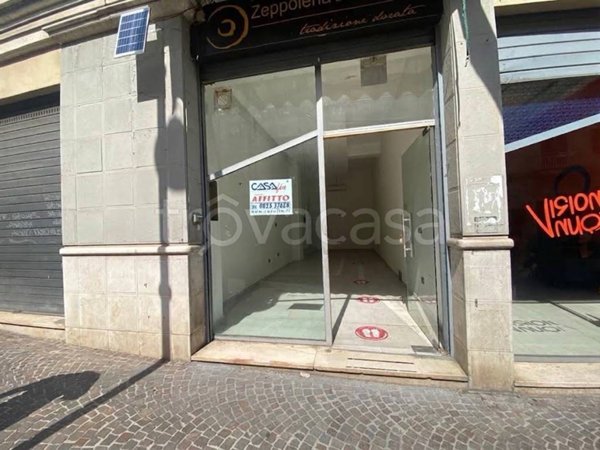 locale commerciale in affitto ad Avellino