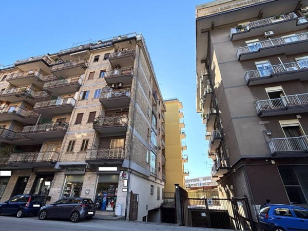 box auto in affitto ad Avellino in zona Centro Città