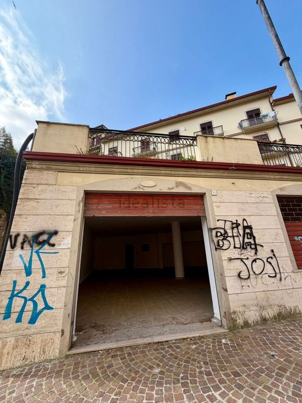 box auto in affitto ad Avellino in zona Rione Mazzini