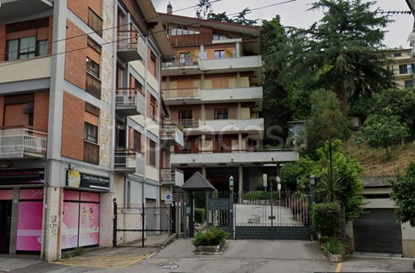 box auto in affitto ad Avellino in zona Centro Città