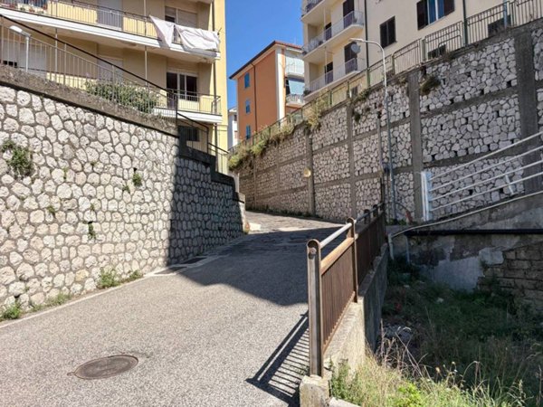 box auto in affitto ad Avellino in zona Centro Città