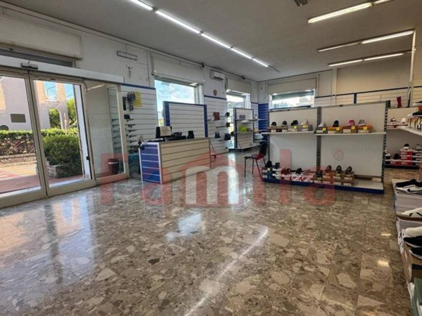 negozio in affitto a Baiano