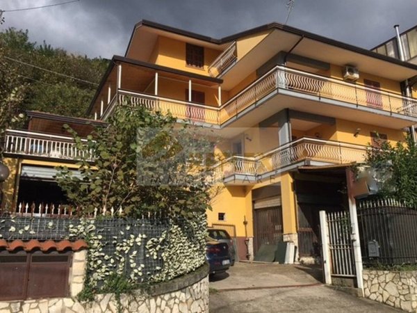 casa indipendente in affitto a Capriglia Irpina