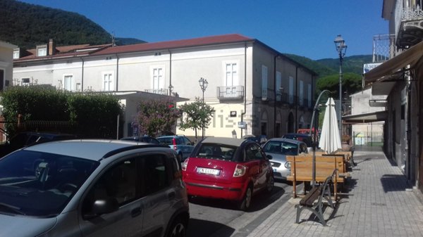 locale commerciale in affitto a Cervinara in zona Valle