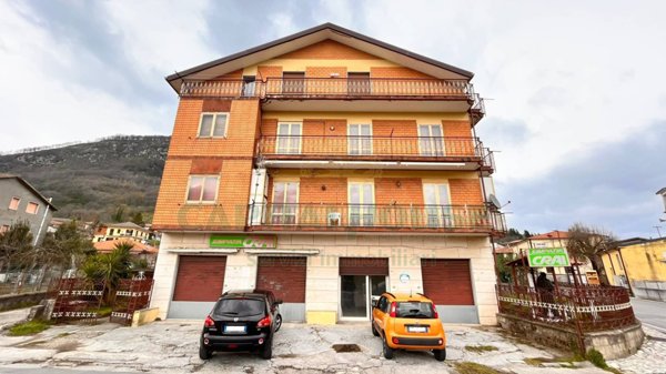 locale commerciale in affitto a Forino in zona Petruro