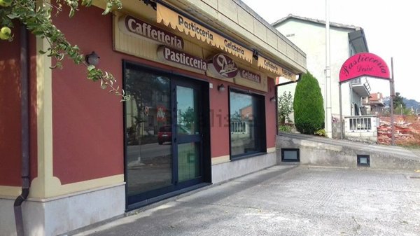 locale commerciale in affitto a Frigento