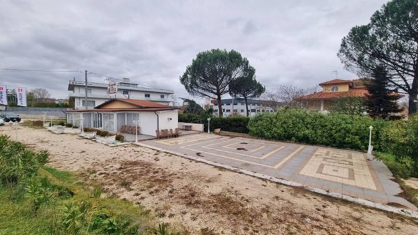 locale commerciale in affitto a Grottaminarda