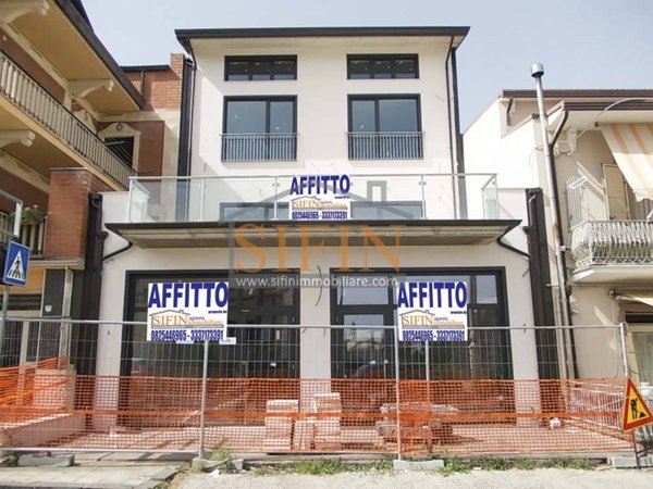 negozio in affitto a Grottaminarda