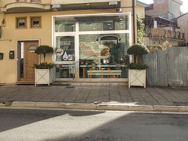 locale commerciale in affitto a Grottaminarda