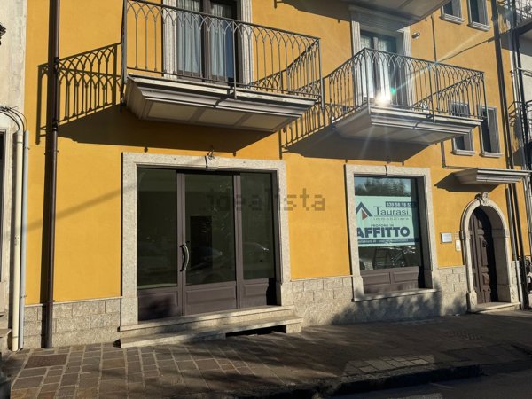 locale commerciale in affitto a Grottaminarda