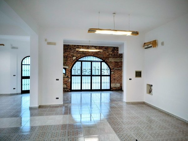 locale commerciale in affitto a Grottaminarda